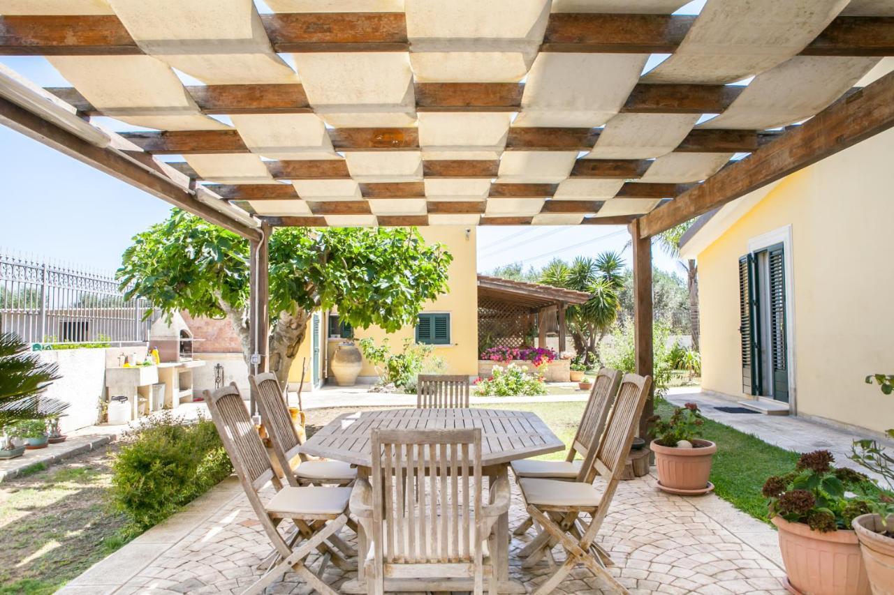 B&B I Tre Ulivi サリーチェ・サレンティーノ エクステリア 写真