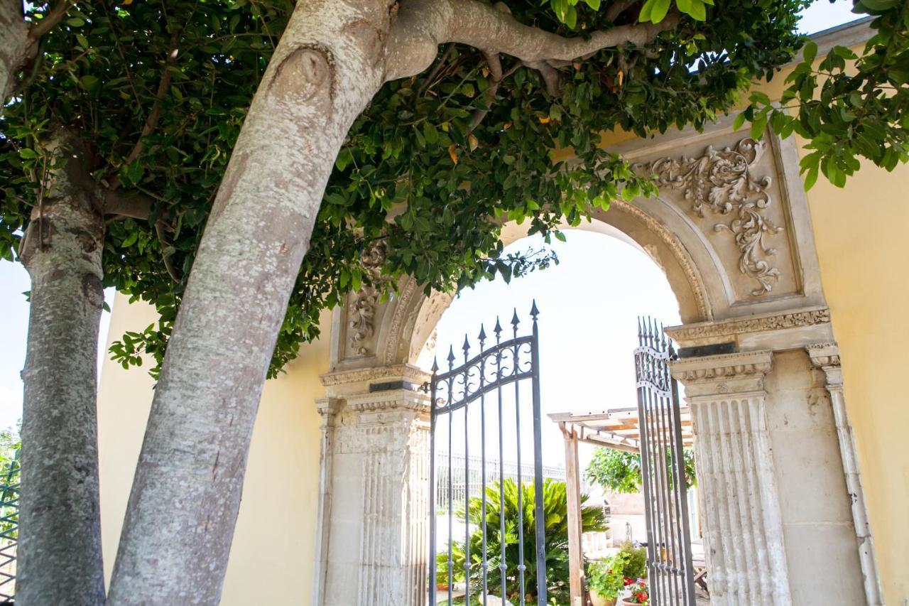 B&B I Tre Ulivi サリーチェ・サレンティーノ エクステリア 写真