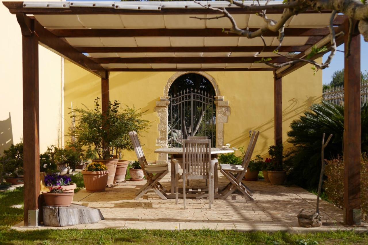 B&B I Tre Ulivi サリーチェ・サレンティーノ エクステリア 写真