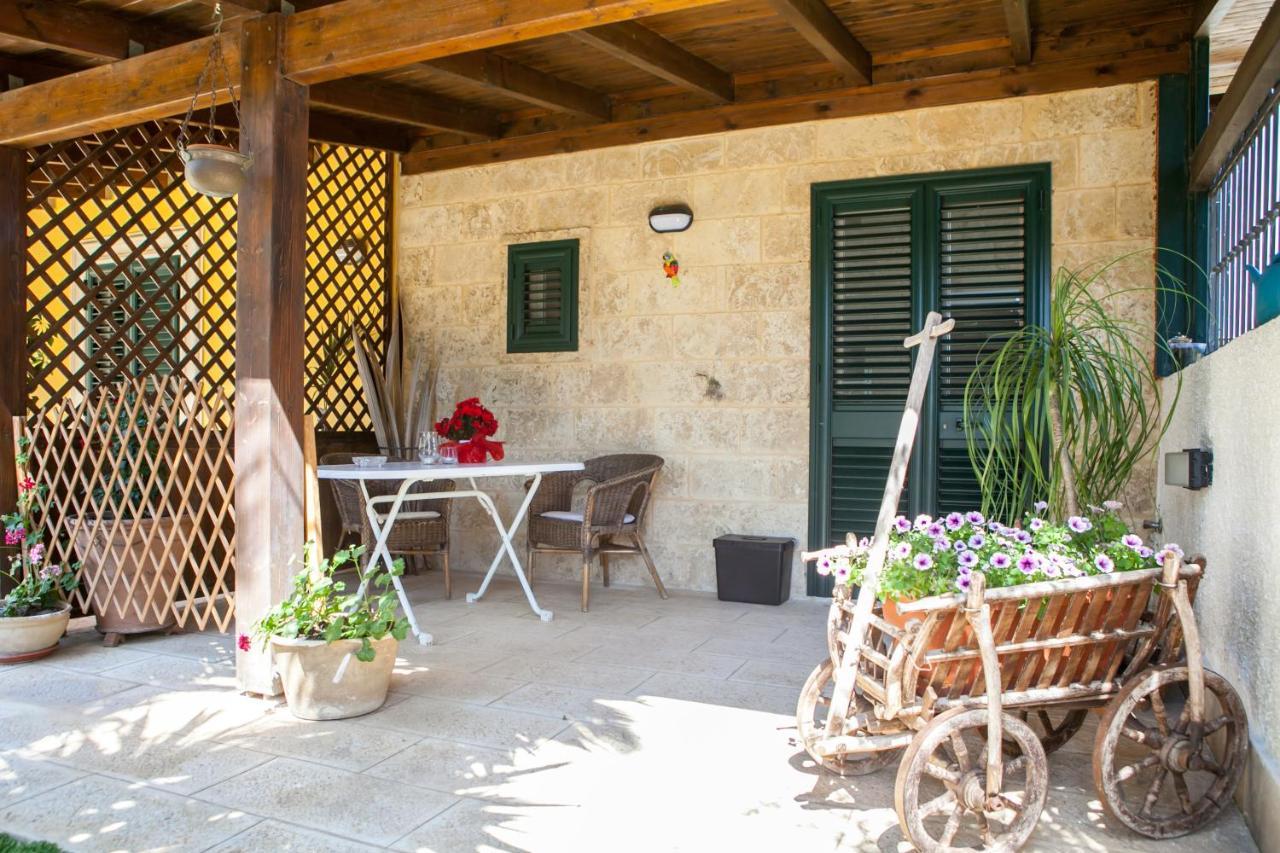 B&B I Tre Ulivi サリーチェ・サレンティーノ エクステリア 写真